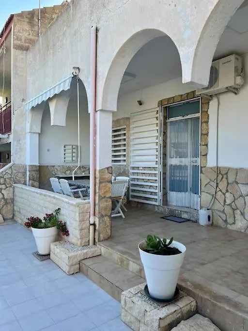 הוילה סקוליטי Kamarina House בית נופש